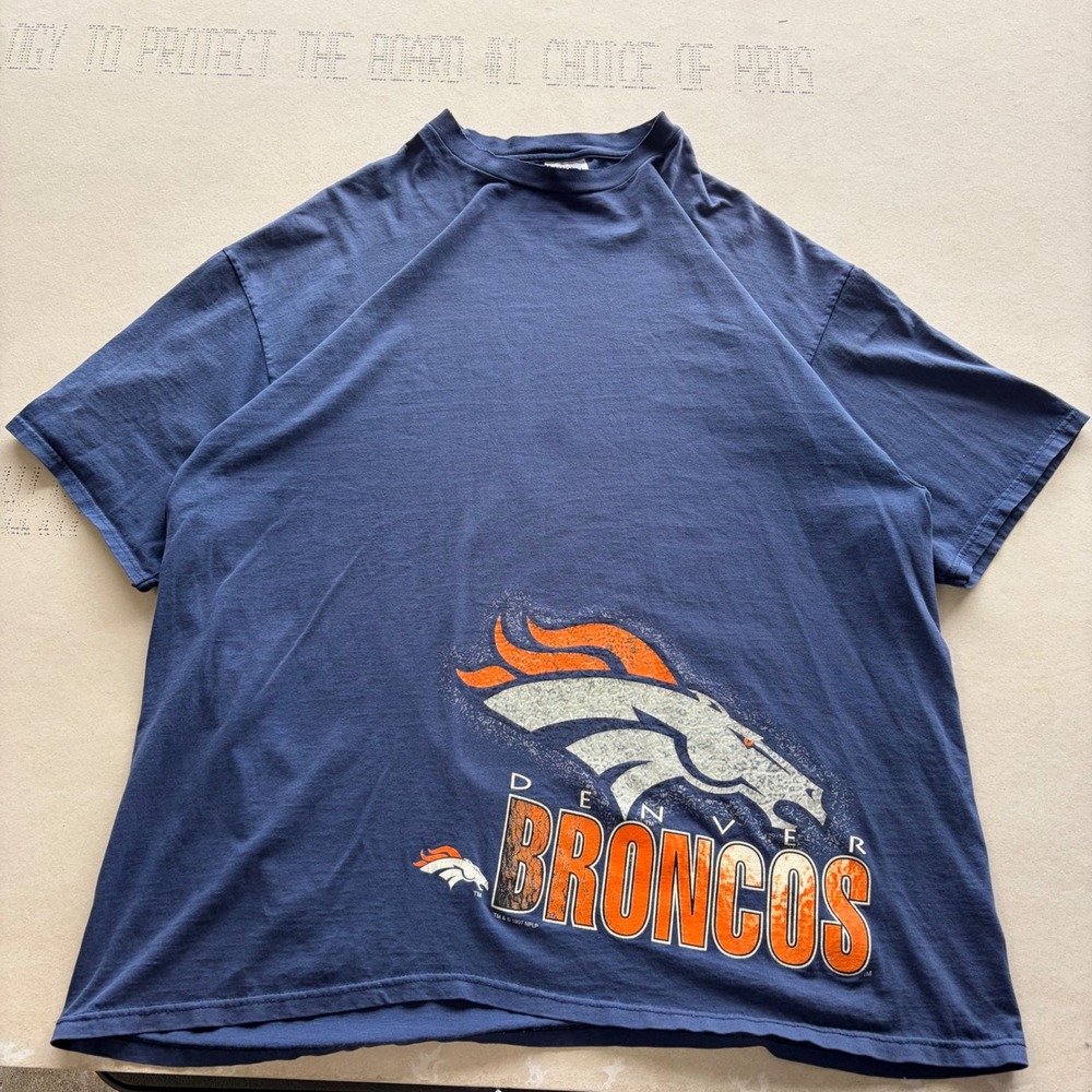Vintage 90s Hanes Denver Broncos T-shirt